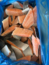 画像をギャラリービューアに読み込む, チリ産(養殖)銀サケ切身PBO(小骨とり) 20g~100gまで各サイズあります